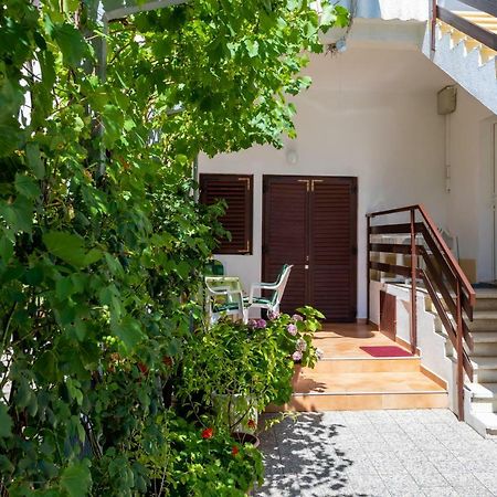 Rooms & Studio Apartment Mira Башка Екстер'єр фото