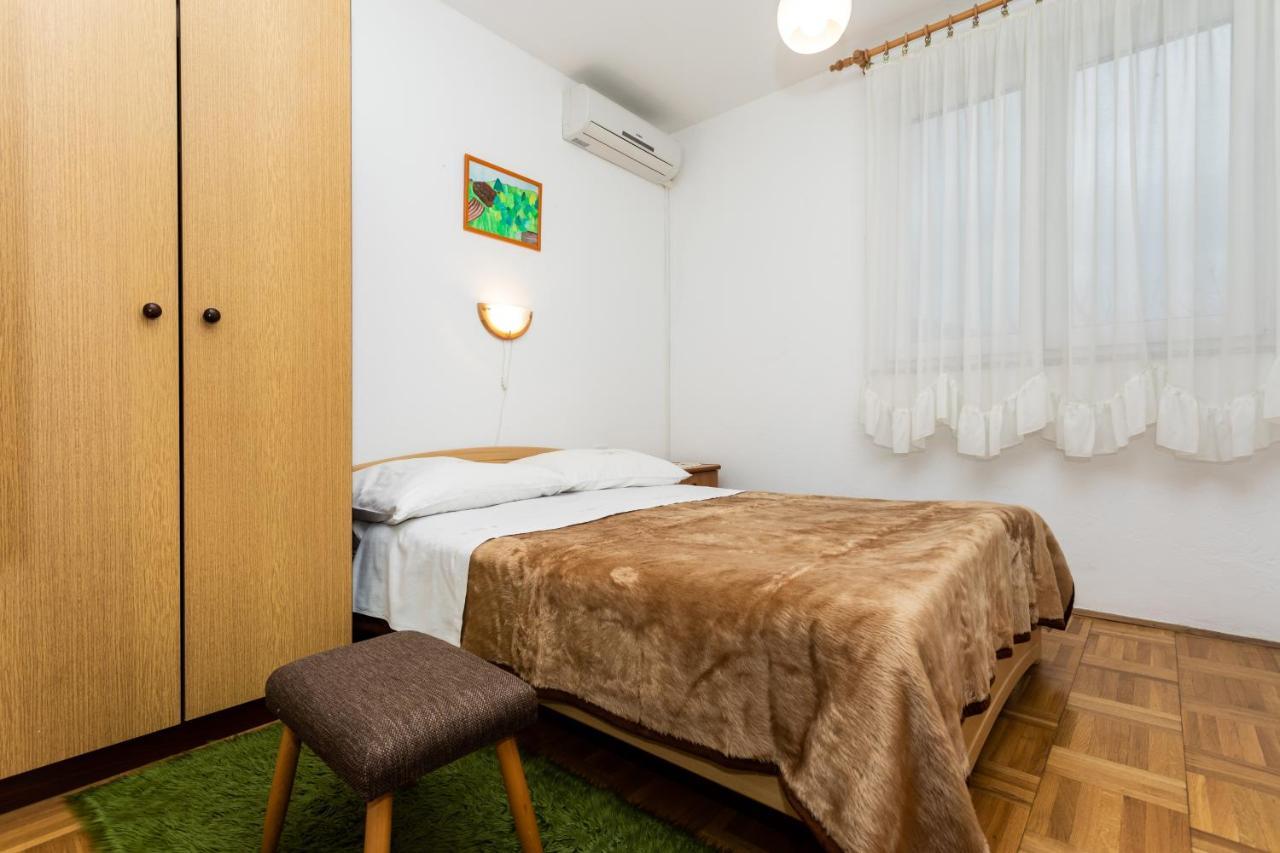 Rooms & Studio Apartment Mira Башка Екстер'єр фото