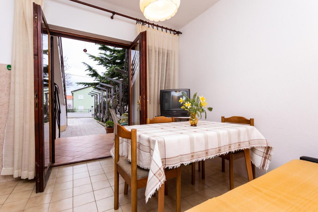 Rooms & Studio Apartment Mira Башка Екстер'єр фото
