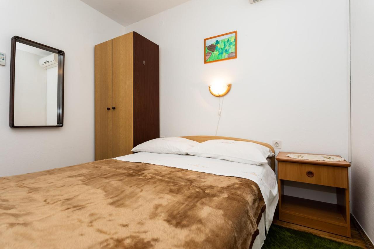 Rooms & Studio Apartment Mira Башка Екстер'єр фото