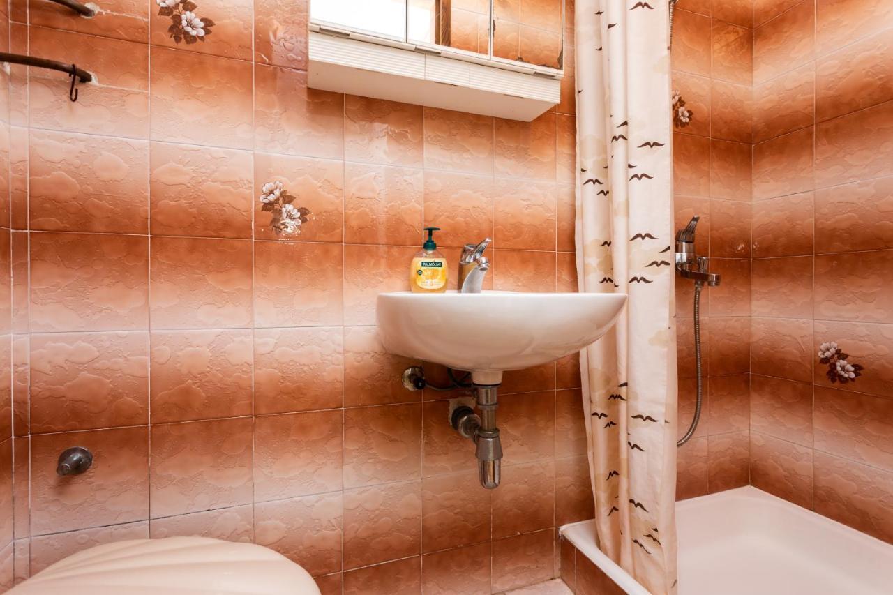 Rooms & Studio Apartment Mira Башка Екстер'єр фото
