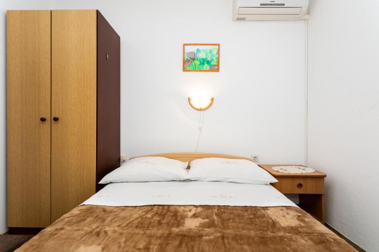 Rooms & Studio Apartment Mira Башка Екстер'єр фото