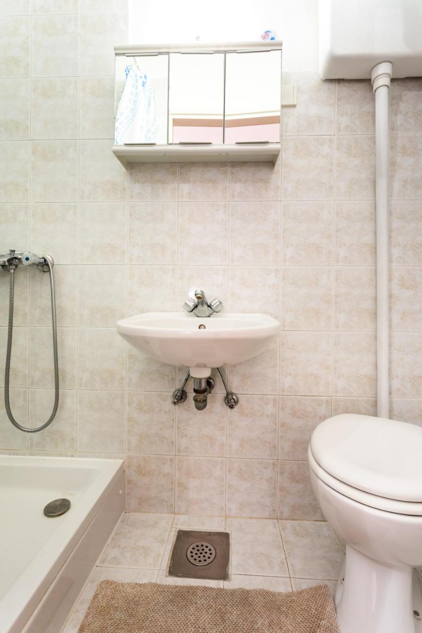 Rooms & Studio Apartment Mira Башка Екстер'єр фото