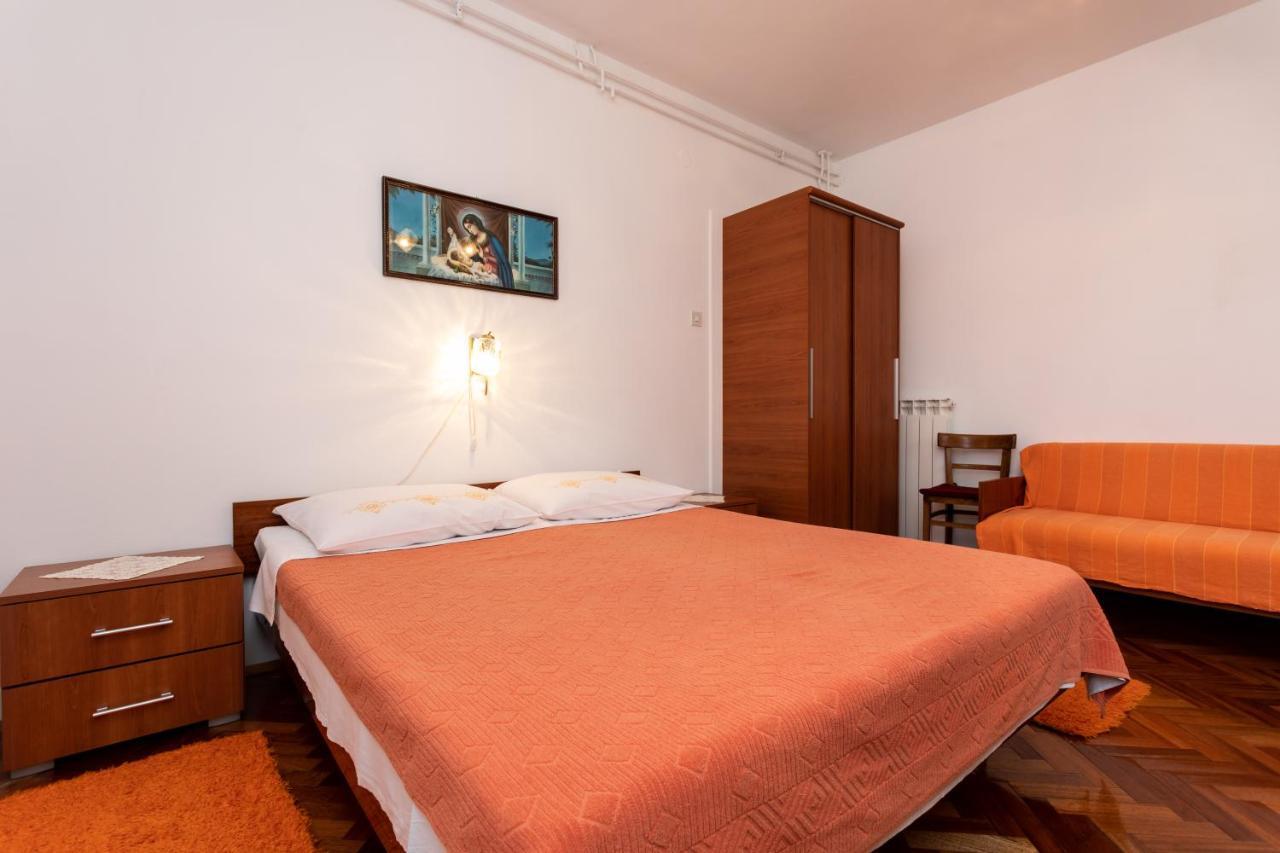 Rooms & Studio Apartment Mira Башка Екстер'єр фото