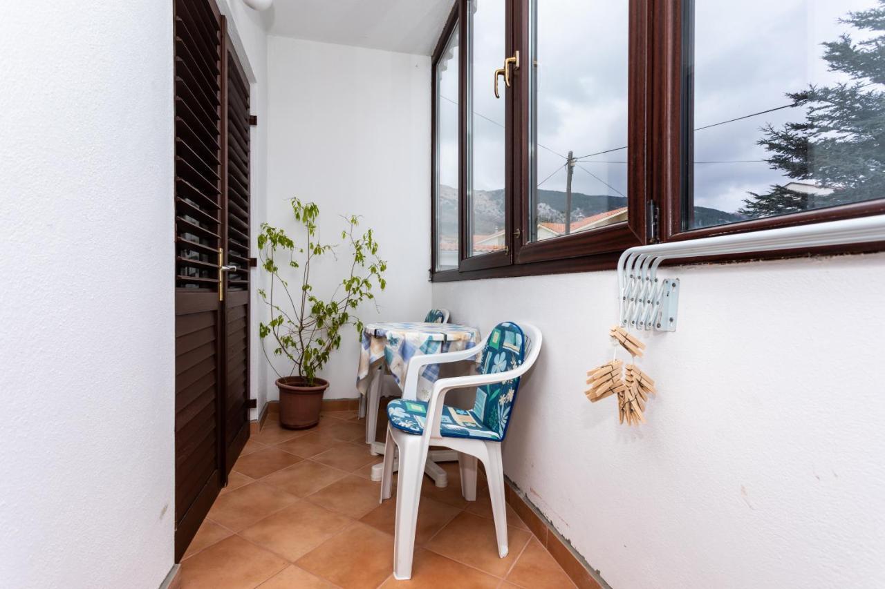Rooms & Studio Apartment Mira Башка Екстер'єр фото