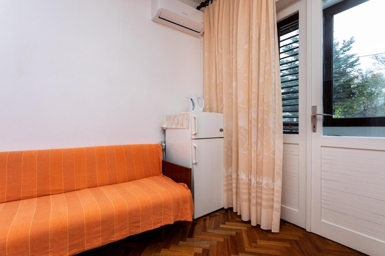 Rooms & Studio Apartment Mira Башка Екстер'єр фото