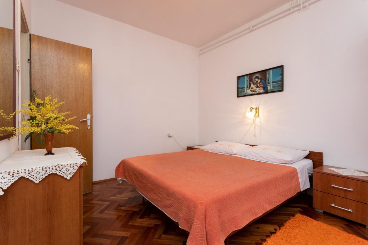 Rooms & Studio Apartment Mira Башка Екстер'єр фото