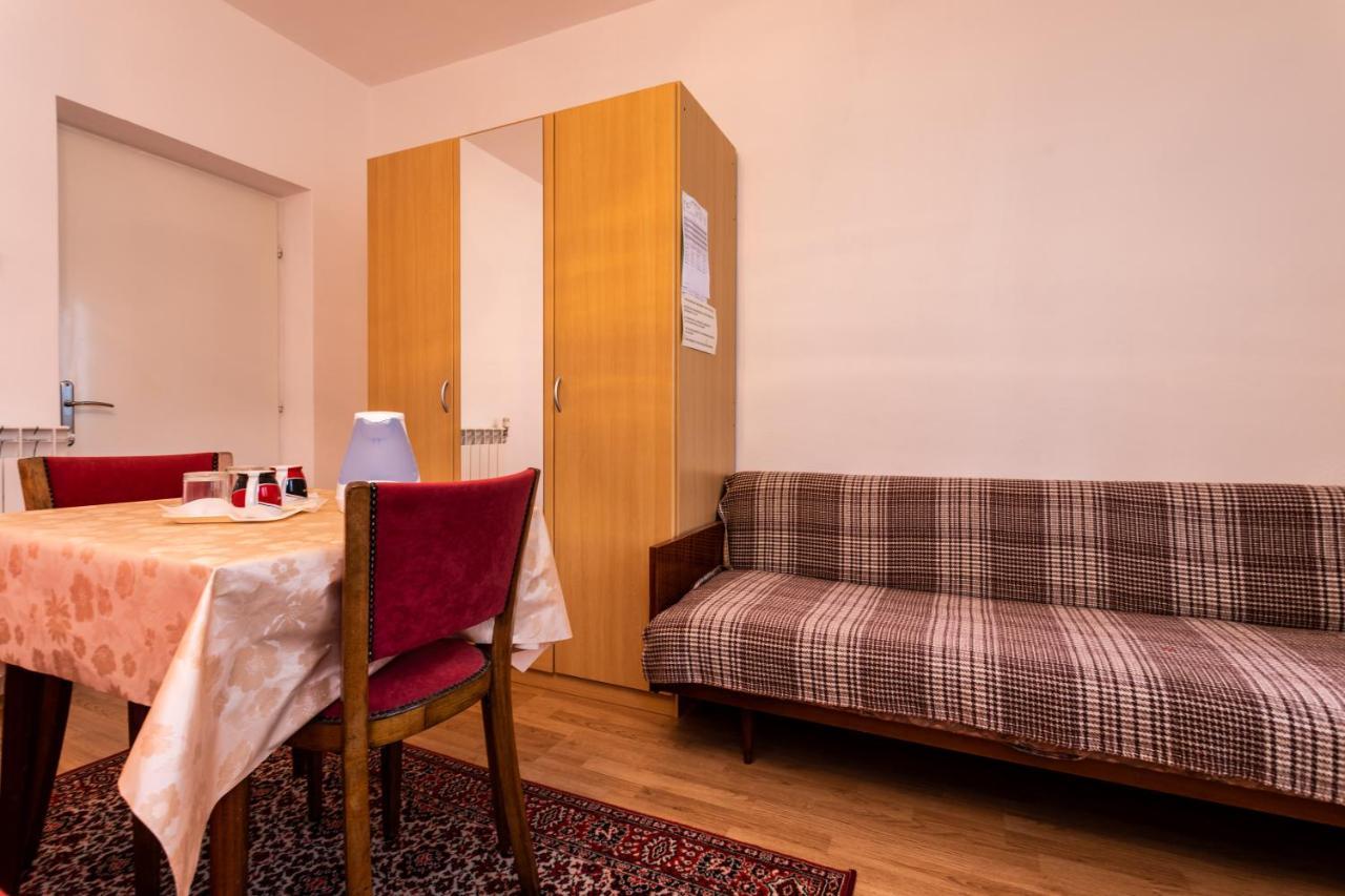 Rooms & Studio Apartment Mira Башка Екстер'єр фото