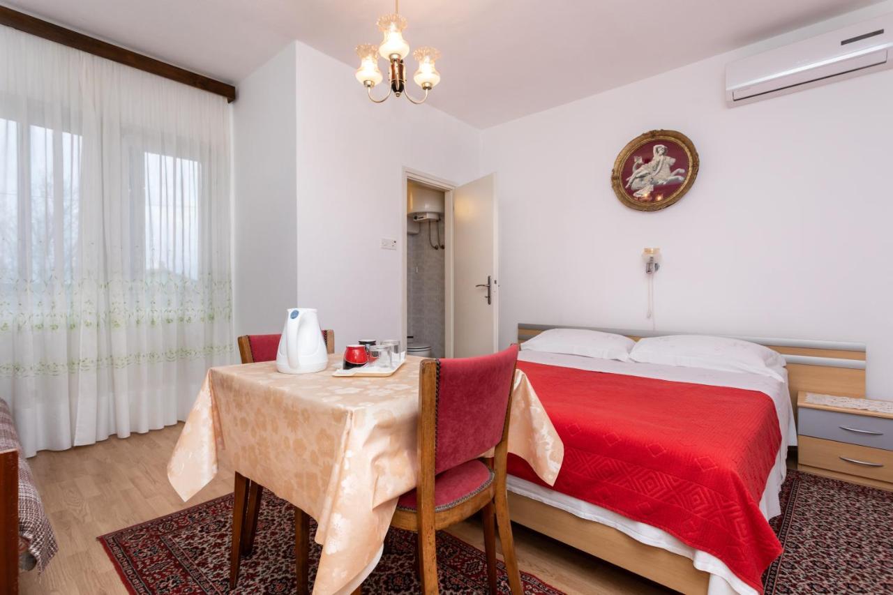 Rooms & Studio Apartment Mira Башка Екстер'єр фото