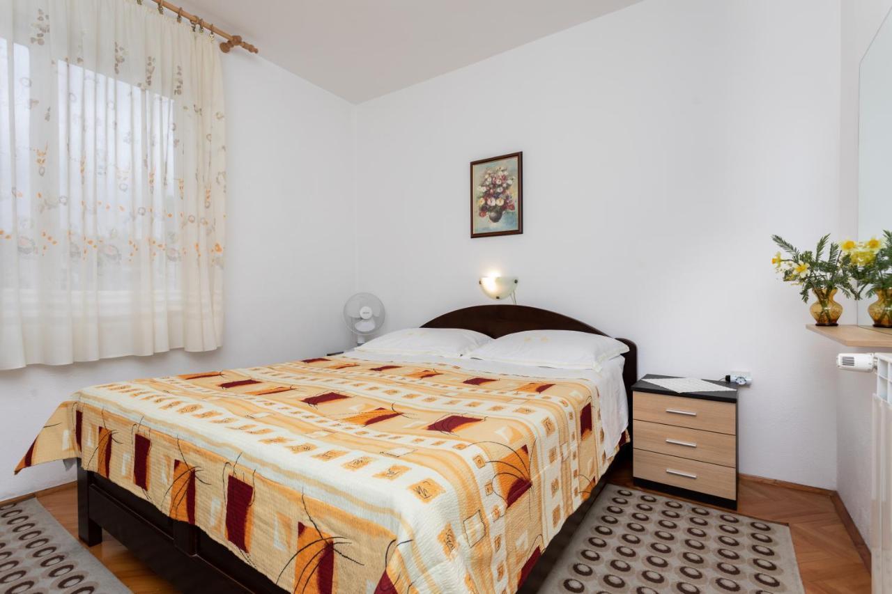 Rooms & Studio Apartment Mira Башка Екстер'єр фото