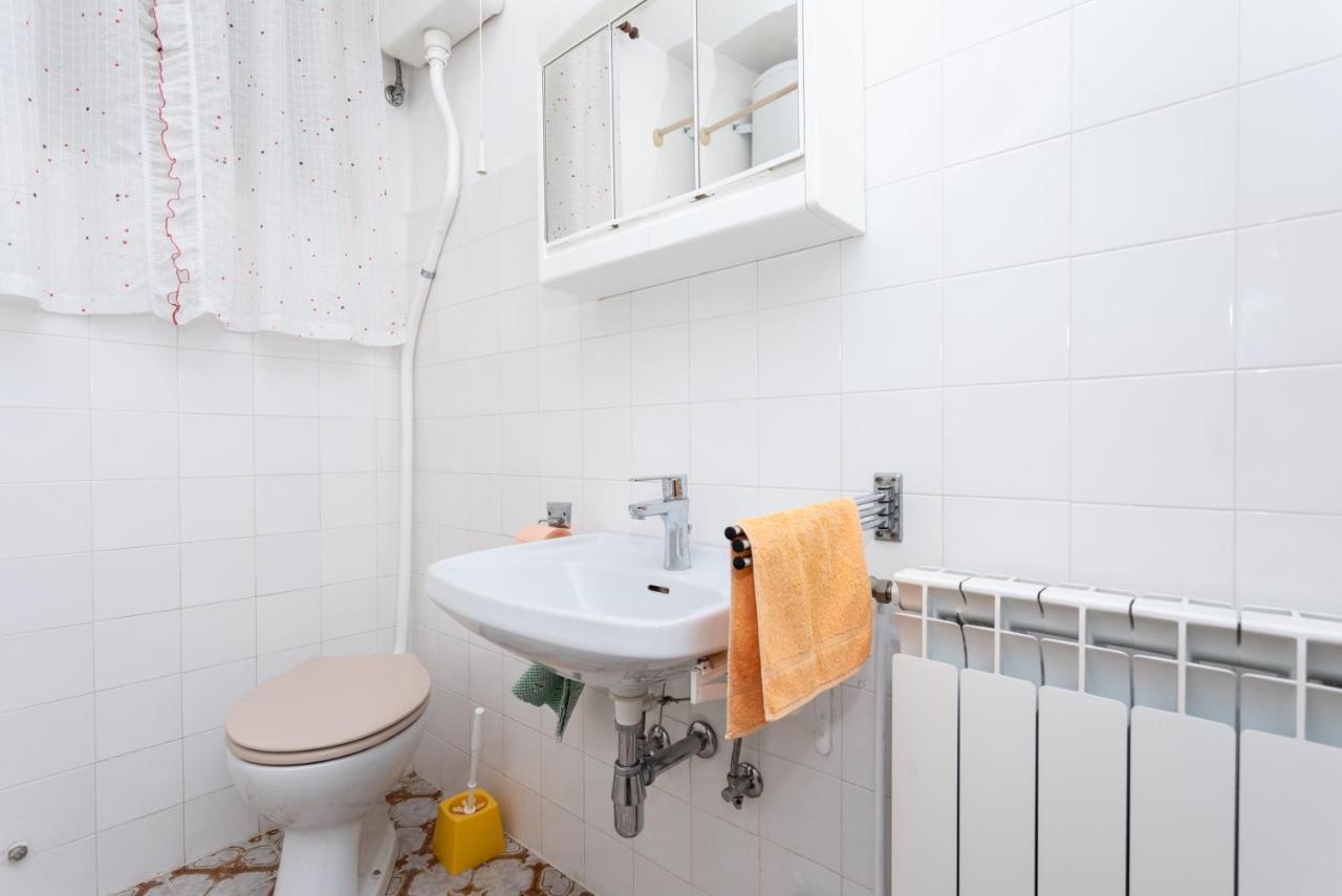 Rooms & Studio Apartment Mira Башка Екстер'єр фото